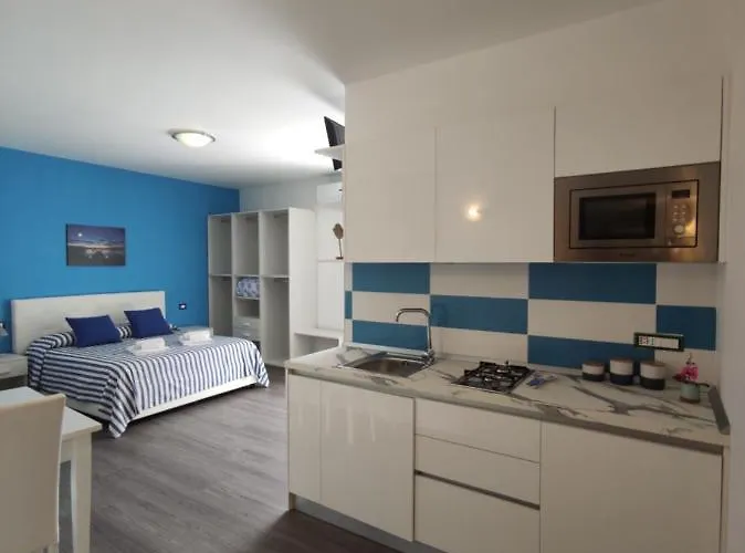 'o Vuzze D'o Mast * Sorrento